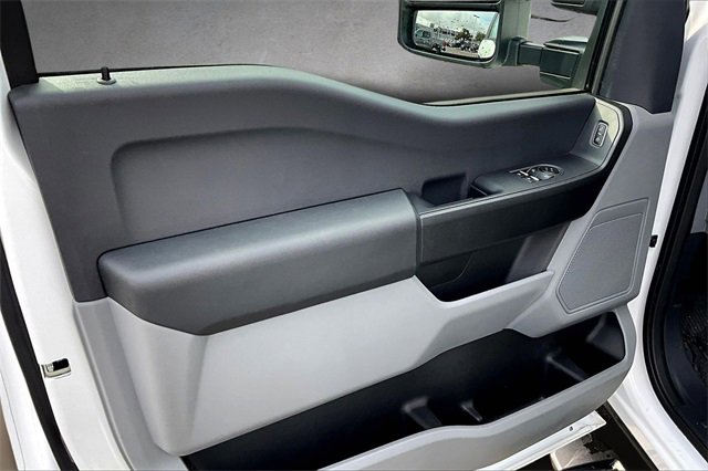 Used 2024 Ford F250 XL w/ Snow Plow/Camper Package image 12