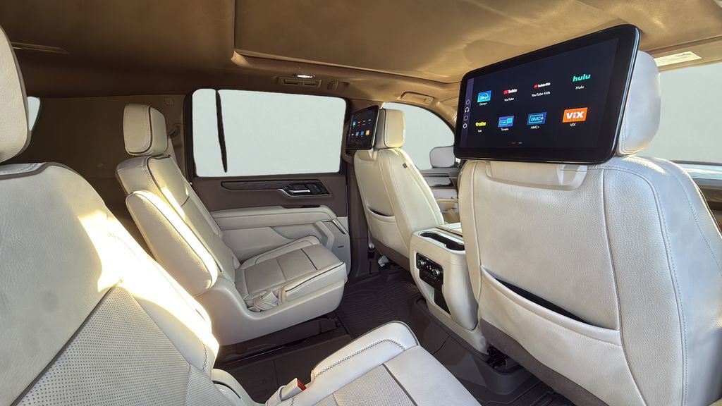 Used 2025 GMC Yukon XL Denali w/ Denali Reserve Package image 18