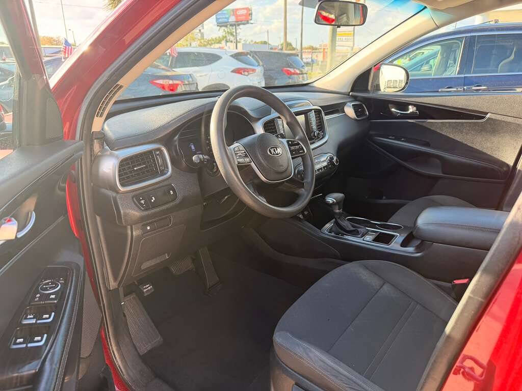 Used 2020 Kia Sorento LX FWD image 8