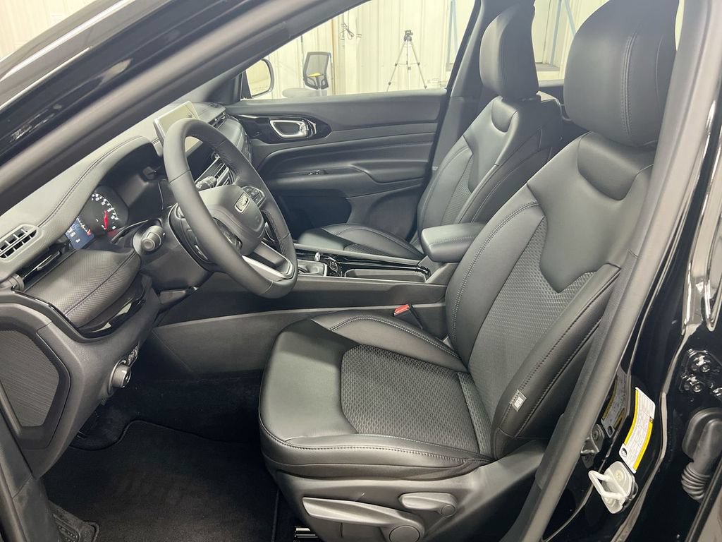 New 2026 Jeep Compass Latitude AWD/4WD image 18