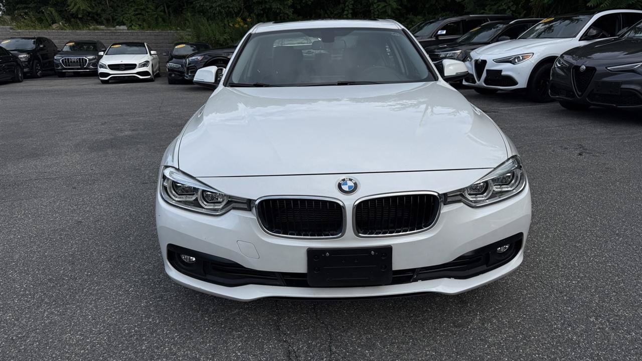Used 2018 BMW 320i xDrive Sedan AWD/4WD image 23