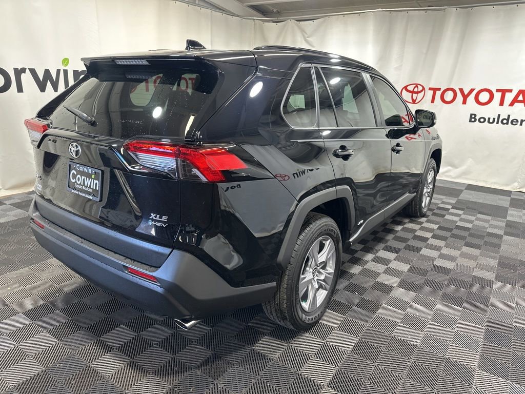 Used 2025 Toyota RAV4 XLE image 7