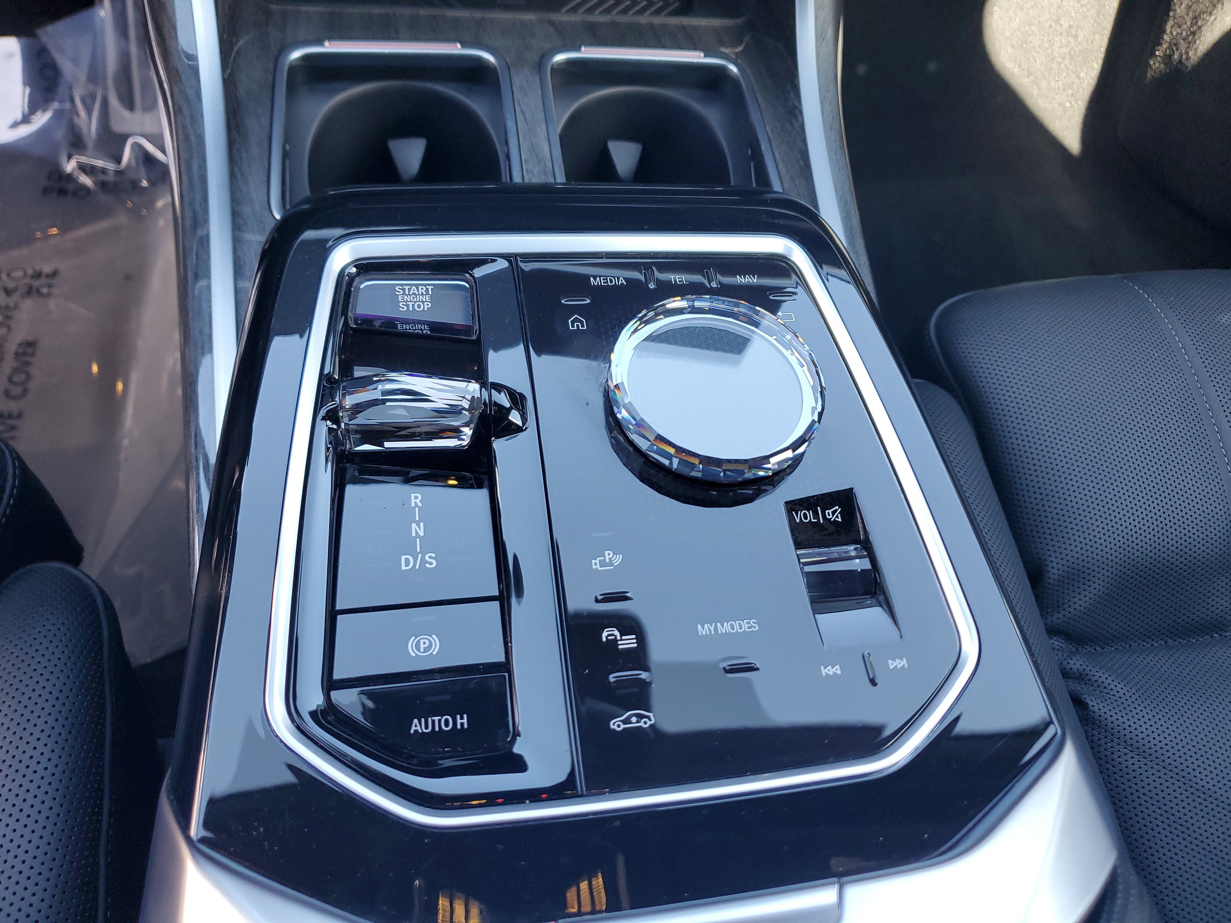 Used 2024 BMW 740i image 21
