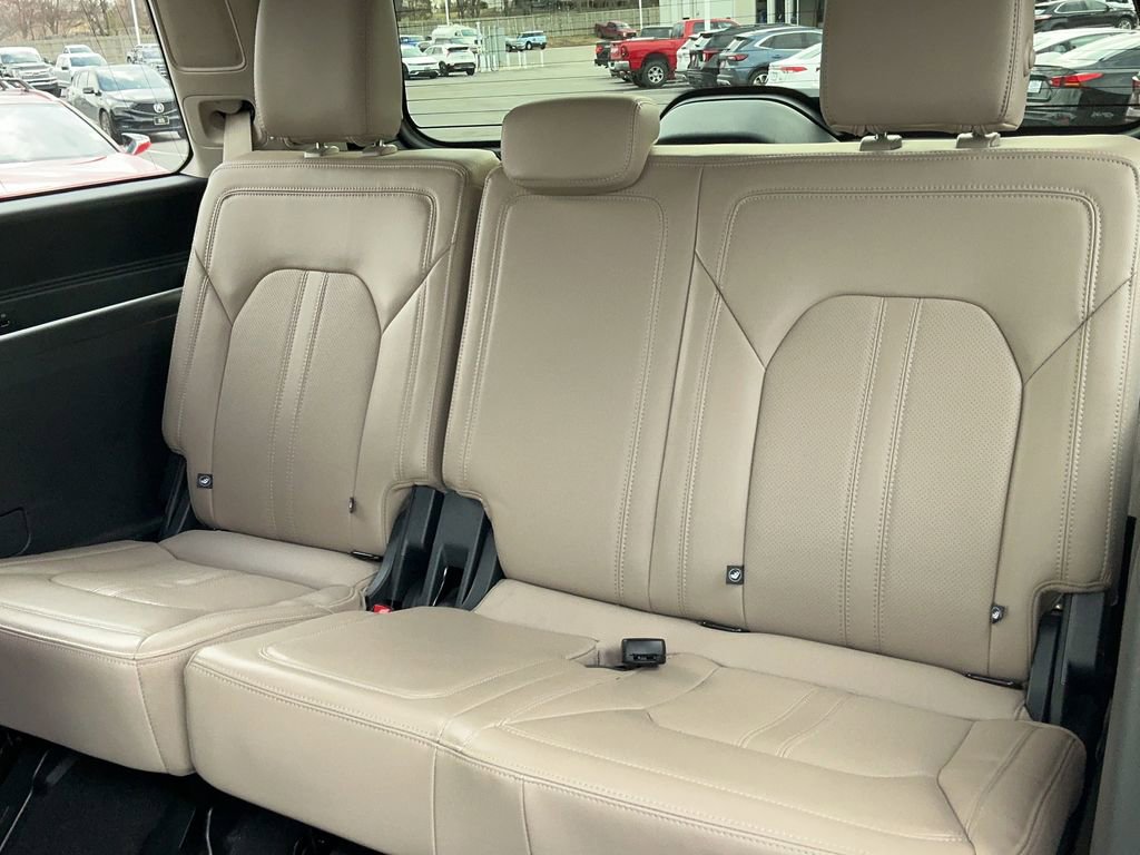 Used 2024 Ford Expedition Limited AWD/4WD image 21