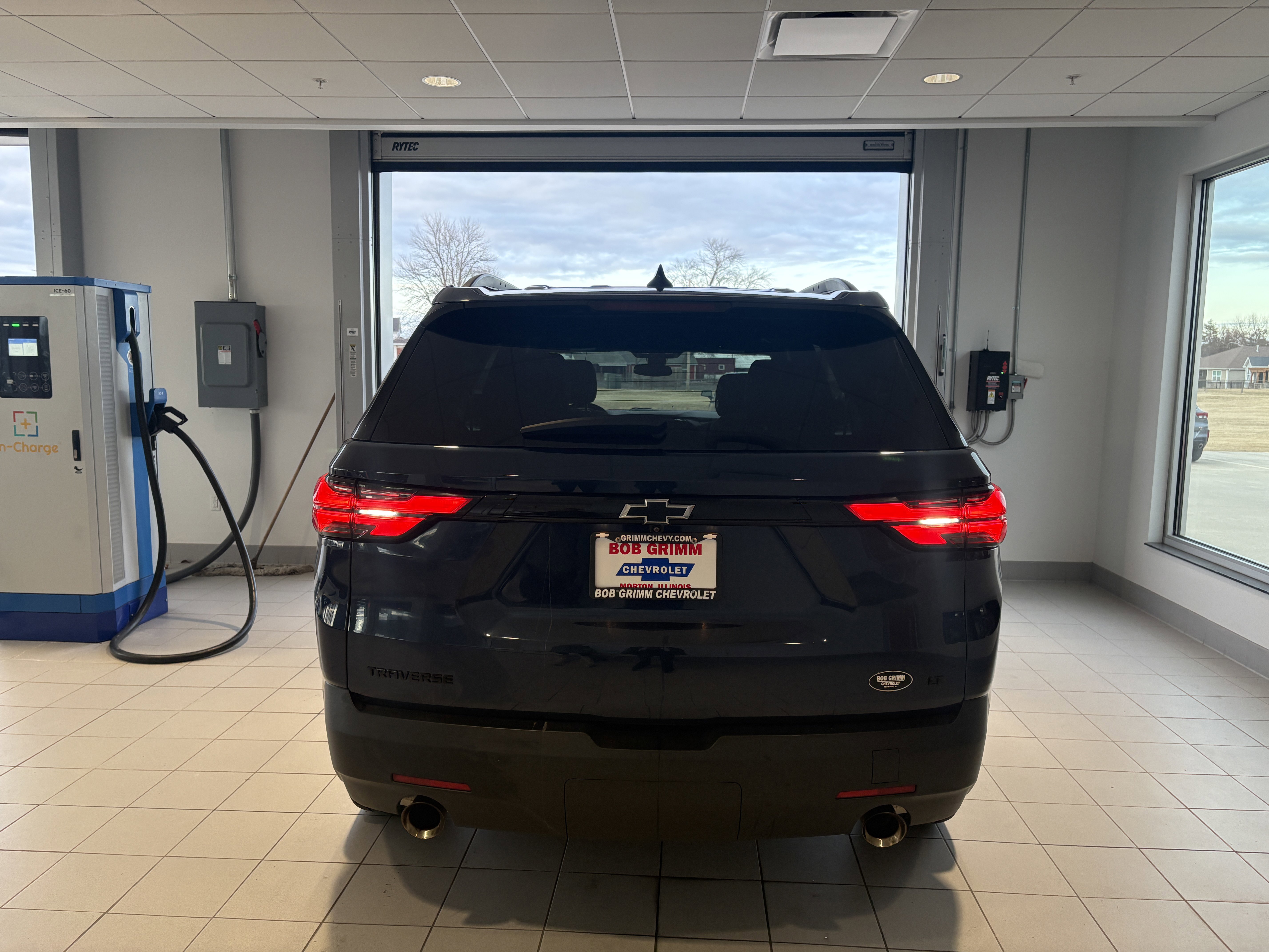 Used 2023 Chevrolet Traverse LT image 4