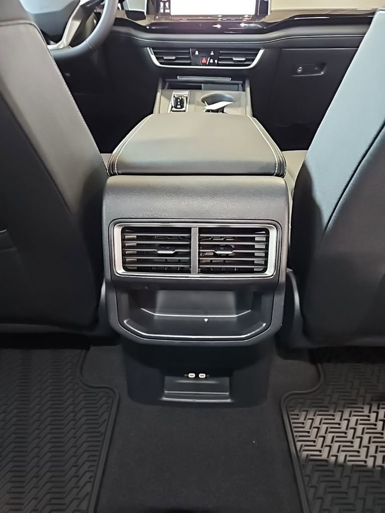 New 2026 Volkswagen Atlas Cross Sport SE FWD image 18