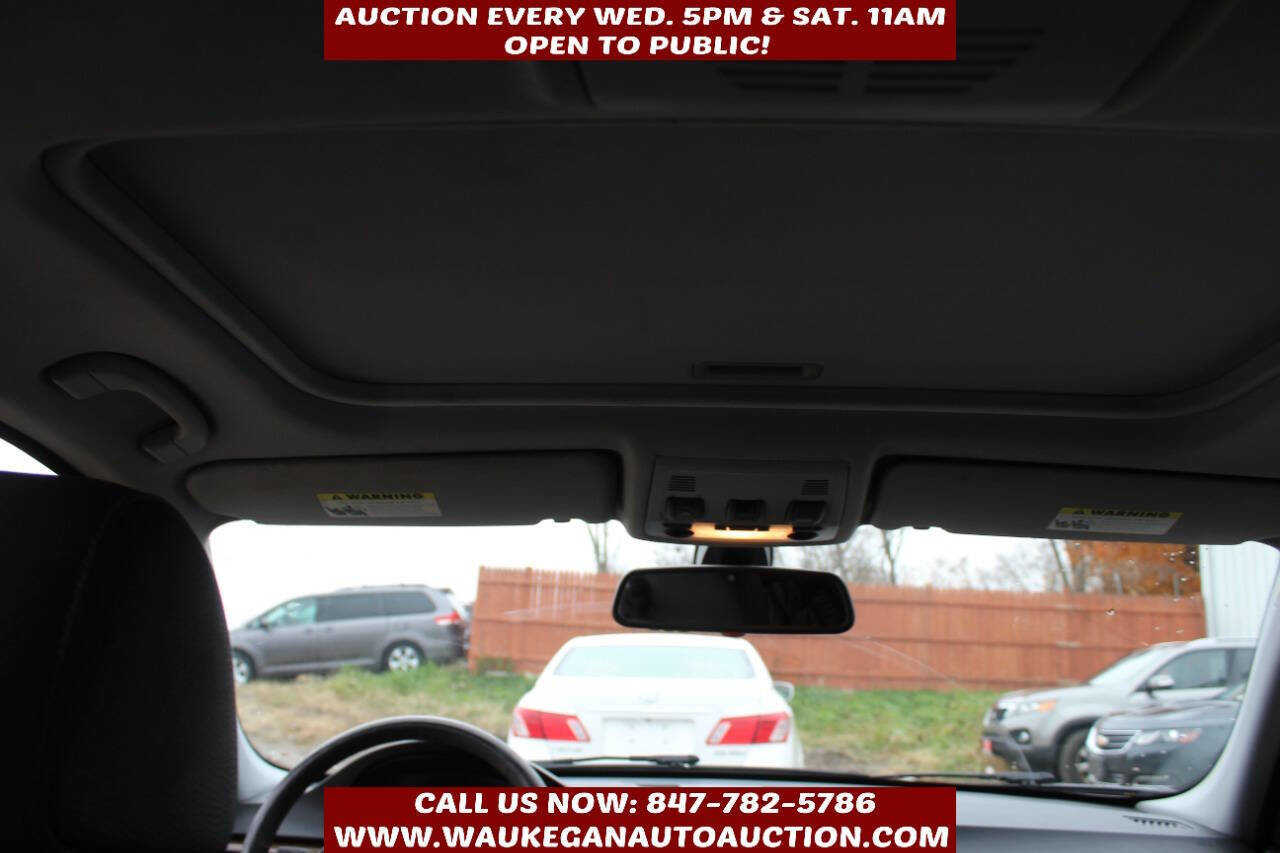 Used 2010 BMW 328i xDrive Sedan image 9
