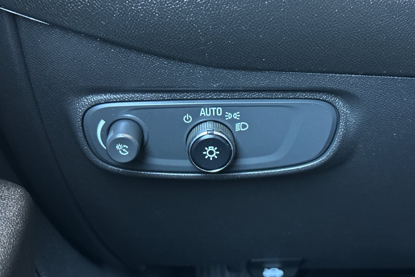 Used 2023 Chevrolet Equinox RS AWD/4WD image 30