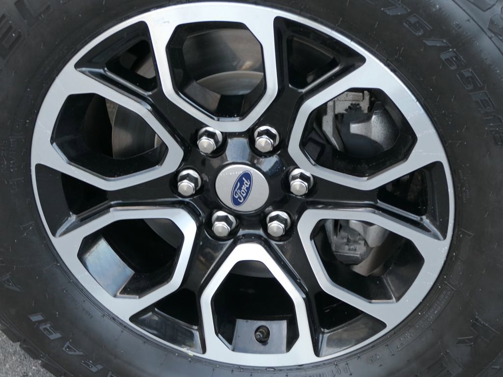 Used 2024 Ford Expedition Max XLT image 12