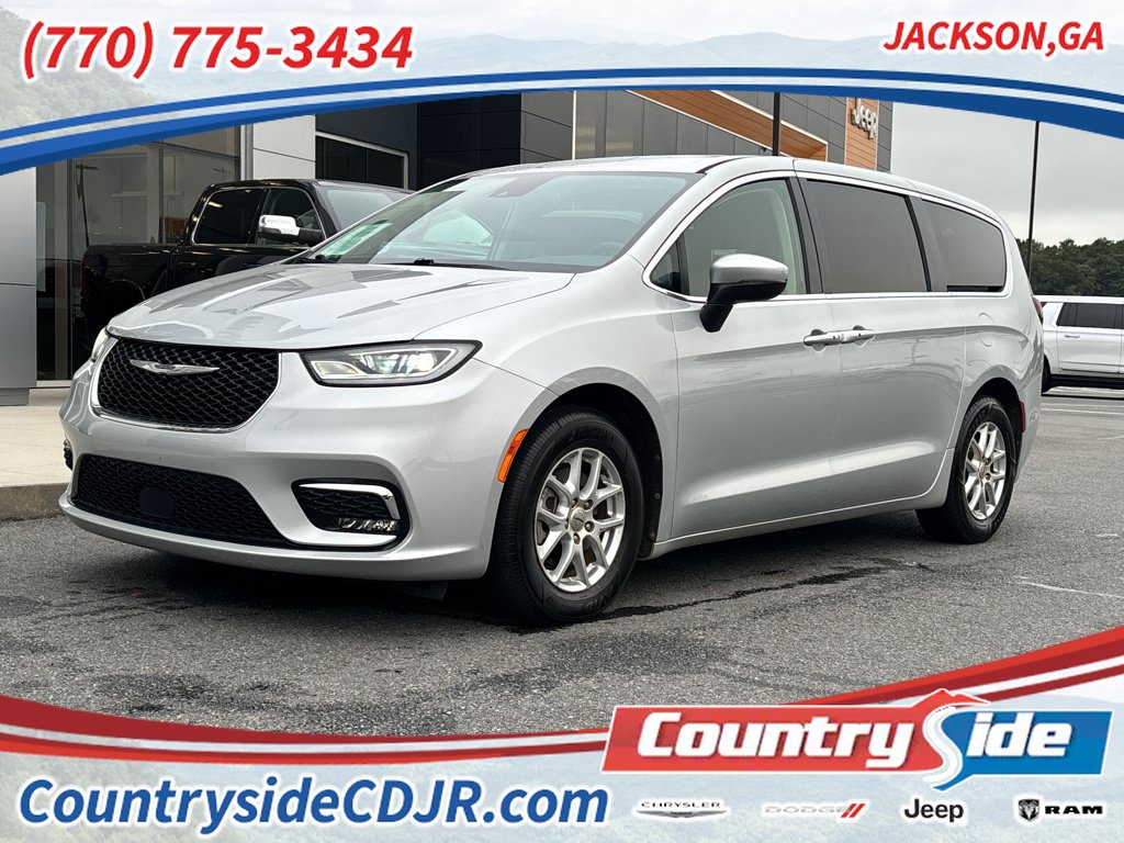 Used 2023 Chrysler Pacifica Touring-L