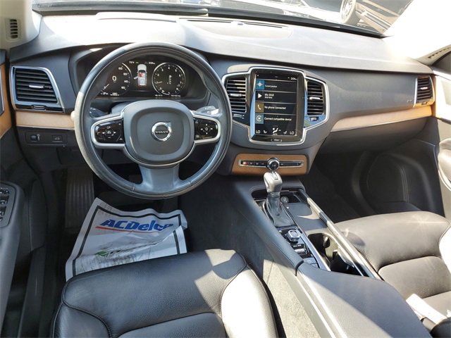 Used 2021 Volvo XC90 T6 Momentum w/ Advanced Package image 9