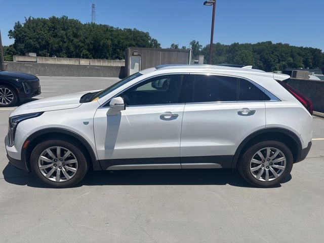 Used 2022 Cadillac XT4 Premium Luxury w/ Enhanced Visibility Package AWD/4WD image 2