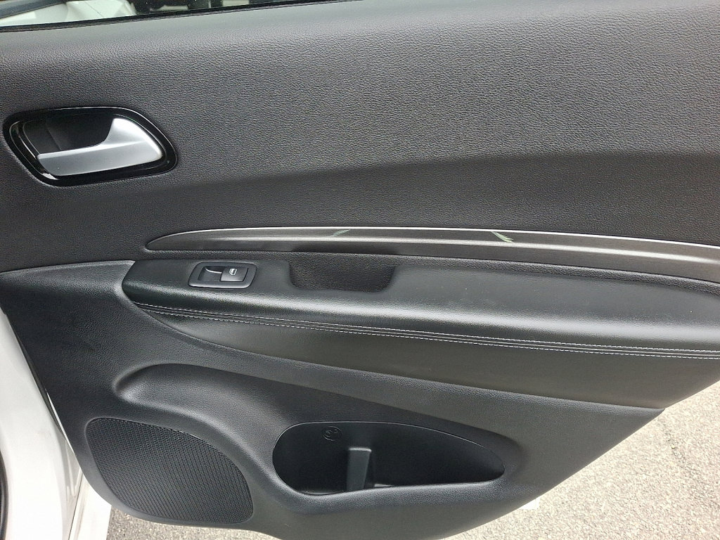Used 2022 Dodge Durango SXT w/ Blacktop Package image 14