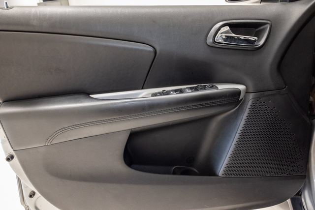 Used 2020 Dodge Journey SE w/ SE Popular Equipment Group FWD image 8