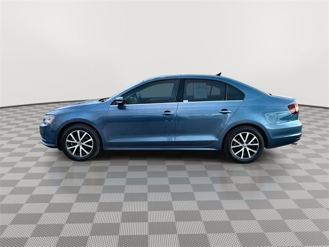 Used 2017 Volkswagen Jetta SE image 5