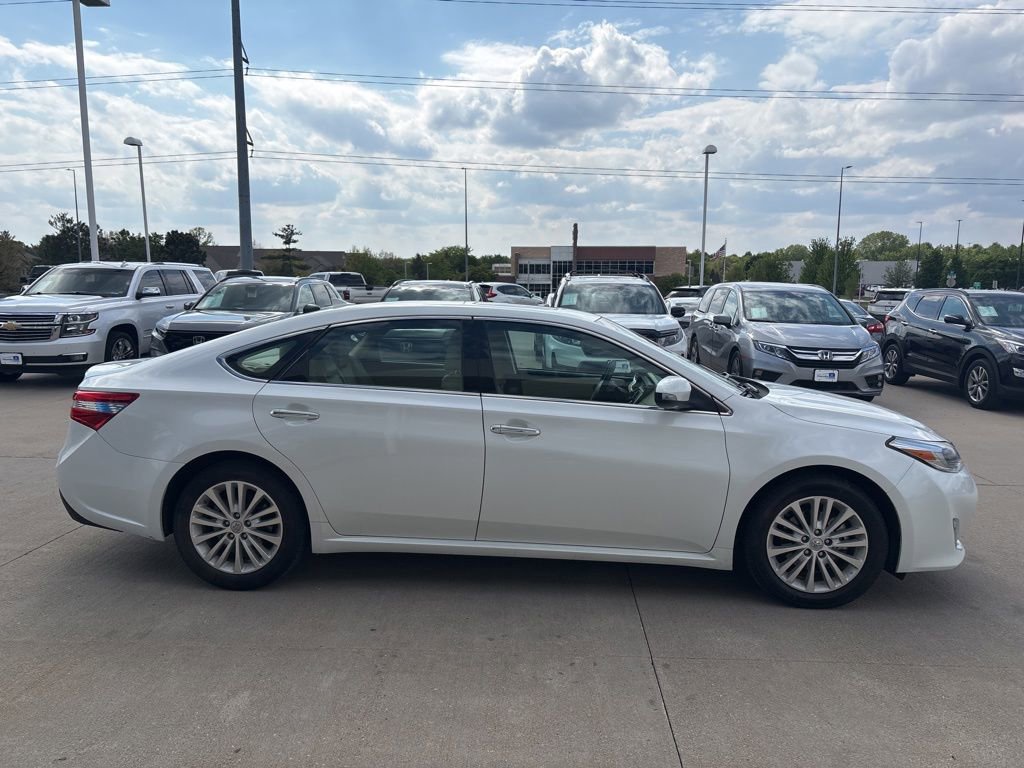 Used 2013 Toyota Avalon Limited FWD image 4