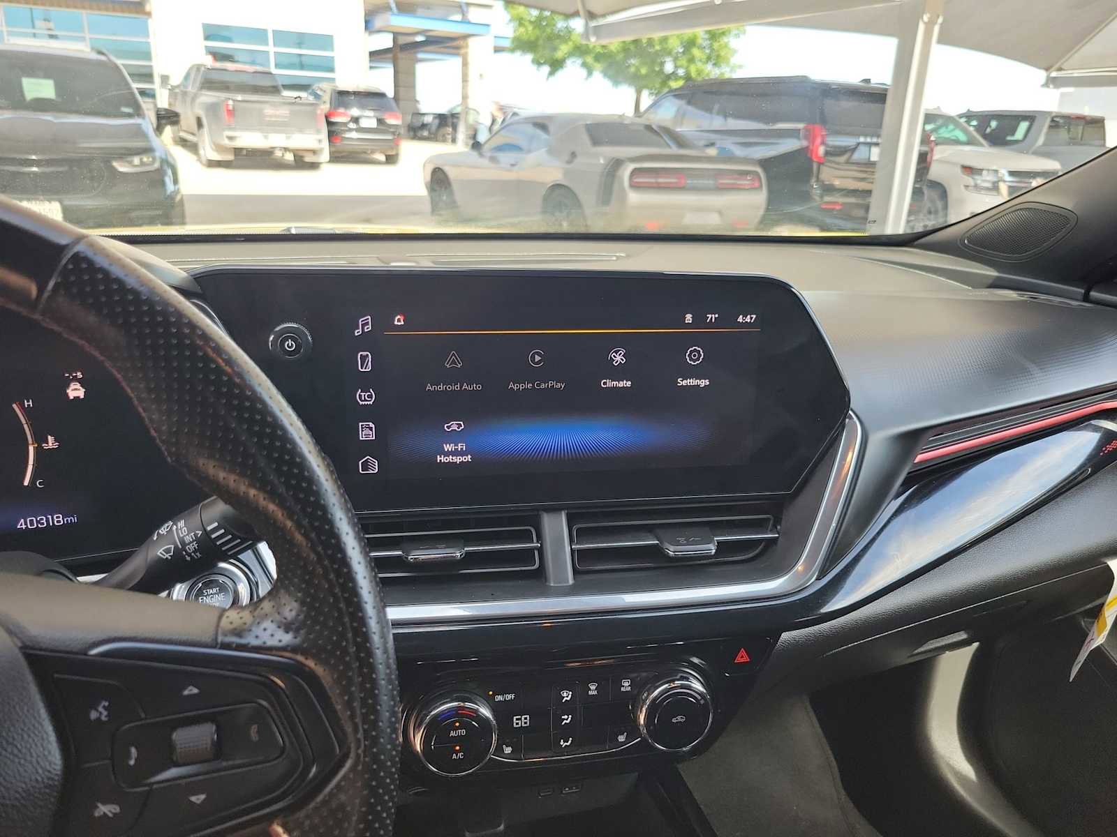 Used 2025 Chevrolet Trax RS w/ Sunroof Package FWD image 24