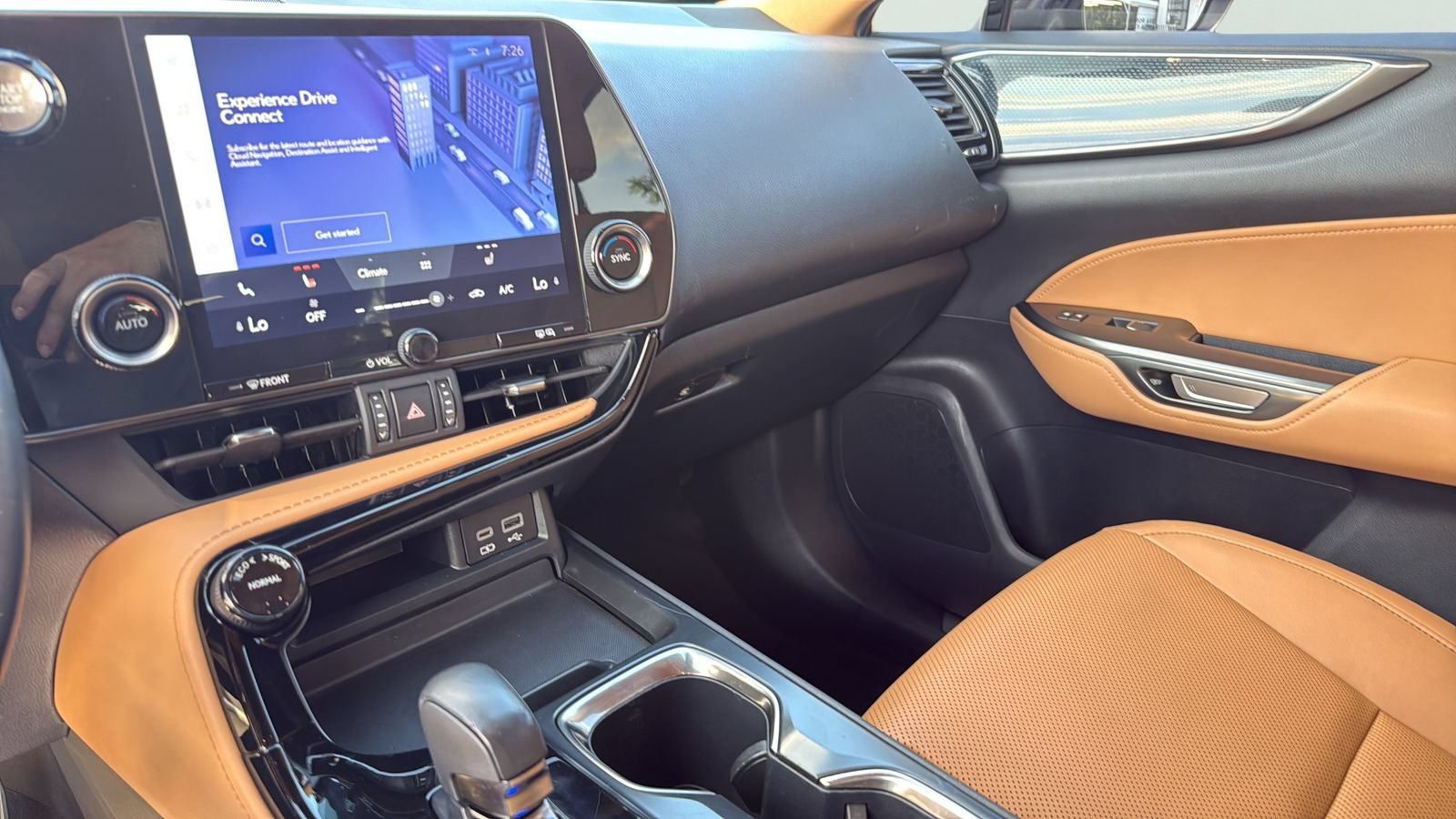 Used 2022 Lexus NX 250 FWD w/ Towing Package (2000 Lbs) image 19