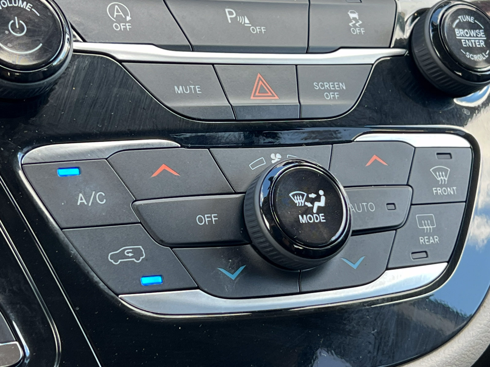 Used 2020 Chrysler Pacifica Touring-L Plus FWD image 31