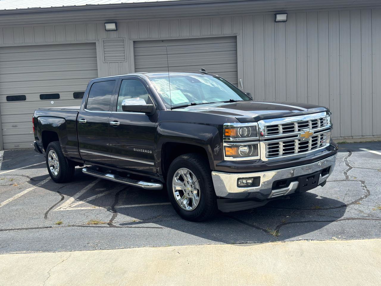 Used 2015 Chevrolet Silverado 1500 LTZ Z71 w/ LTZ Plus Package AWD/4WD image 9