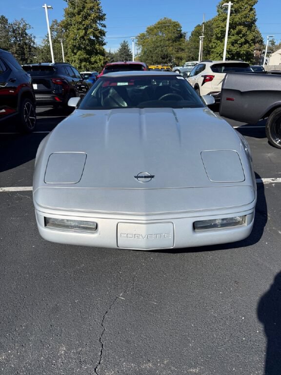 Used 1996 Chevrolet Corvette Coupe RWD image 2