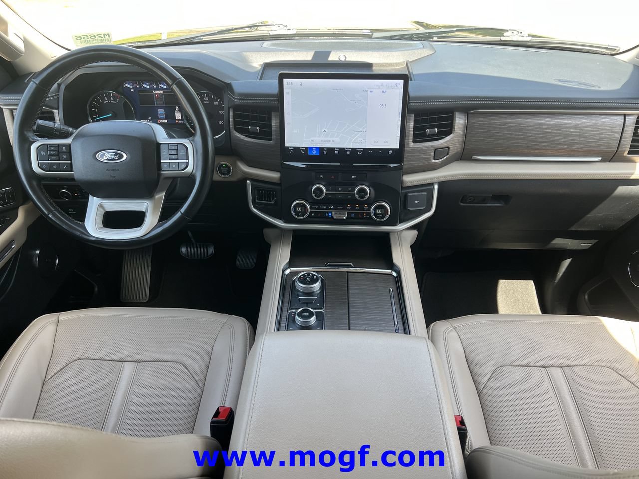 Used 2024 Ford Expedition Limited AWD/4WD image 5