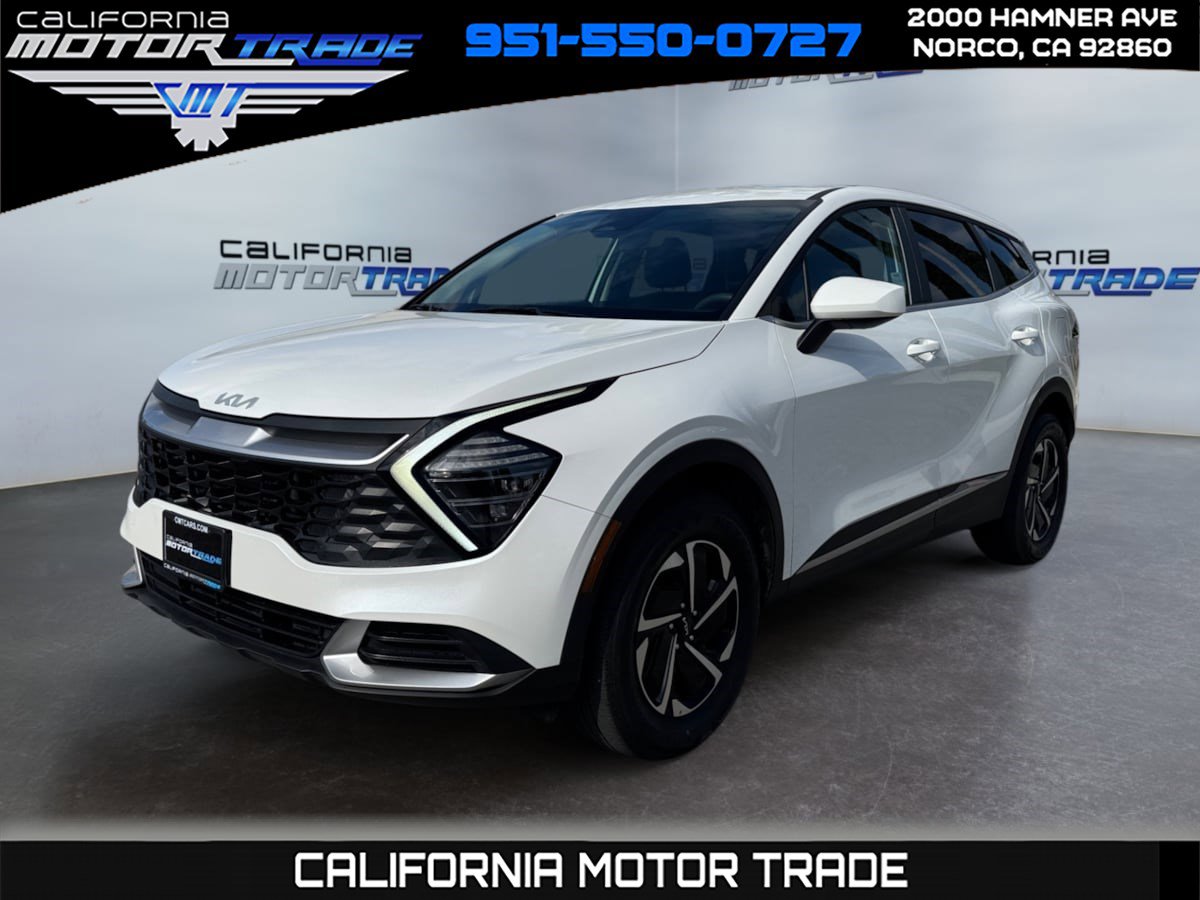 Used 2024 Kia Sportage LX image 1