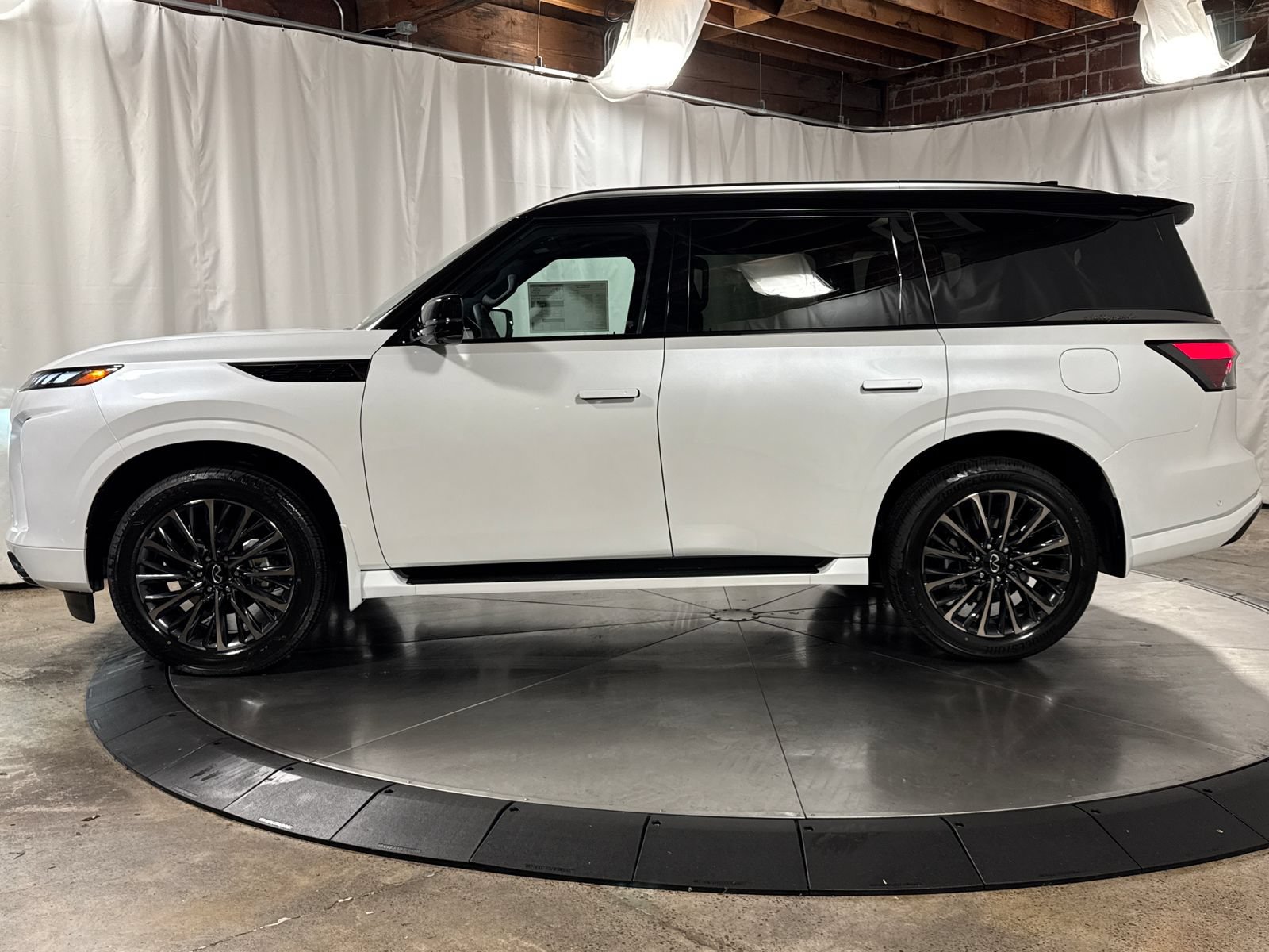 New 2027 INFINITI QX80 Autograph AWD/4WD image 8