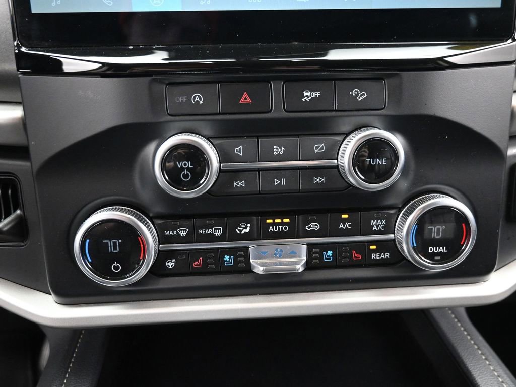 Used 2024 Ford Expedition XLT image 18