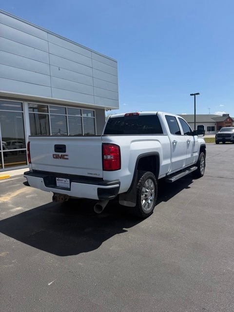 Used 2017 GMC Sierra 2500 Denali w/ Duramax Plus Package AWD/4WD image 8