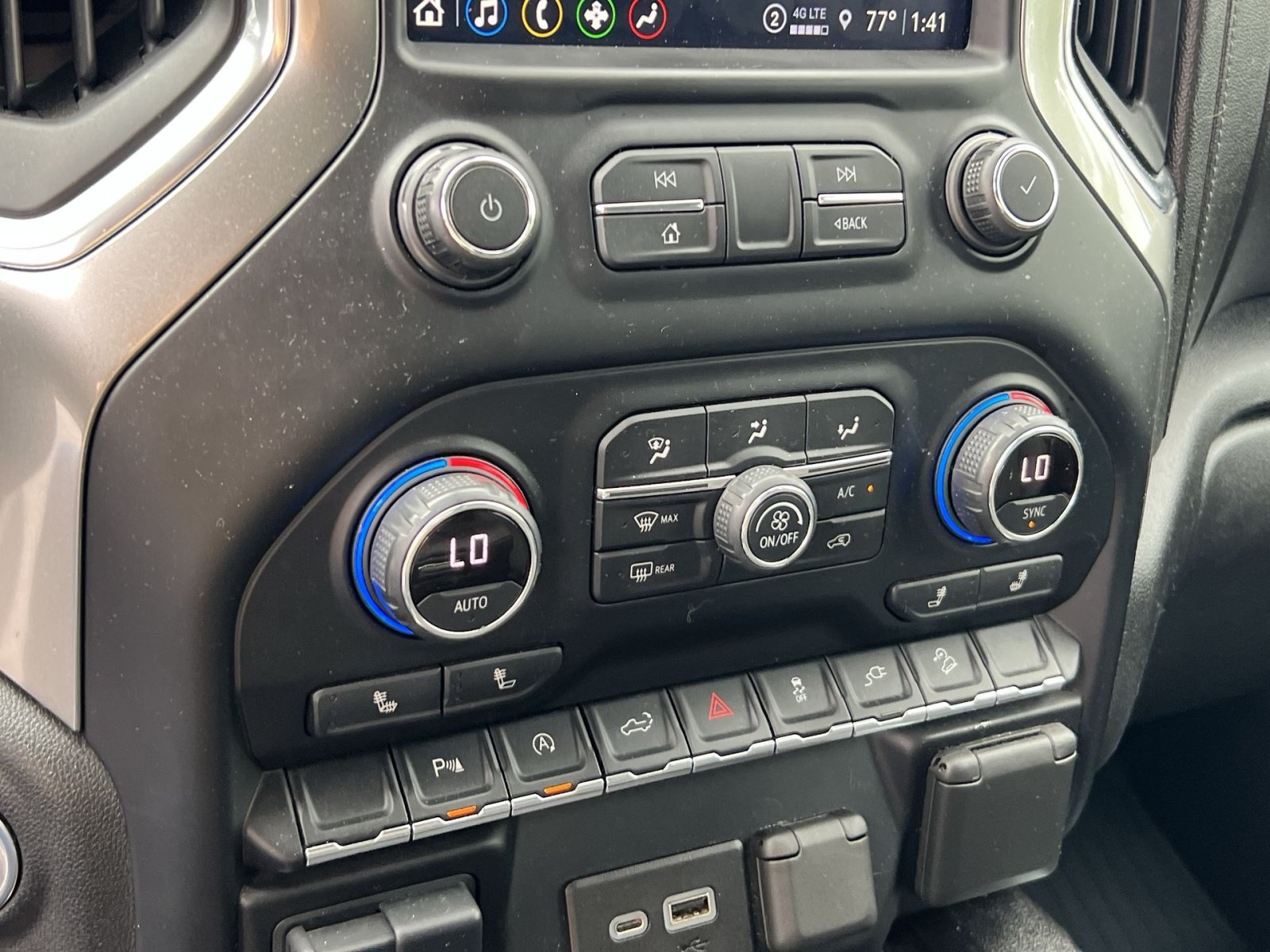 Used 2021 Chevrolet Silverado 1500 LT Trail Boss w/ Convenience Package II AWD/4WD image 17