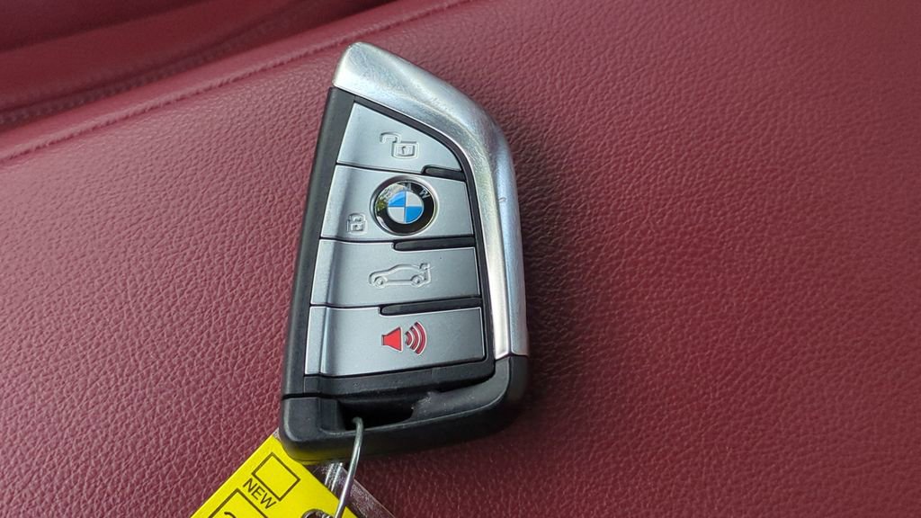 Certified 2023 BMW 330i xDrive Sedan w/ Premium Package AWD/4WD image 24