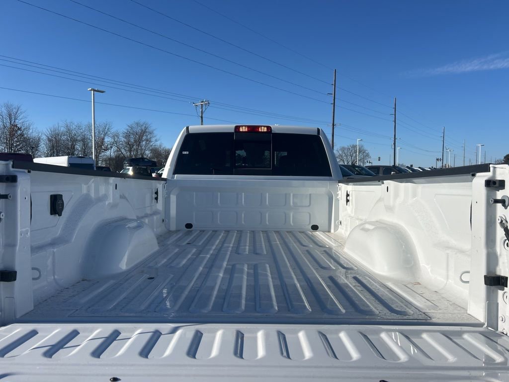 New 2026 RAM 3500 Big Horn AWD/4WD image 10