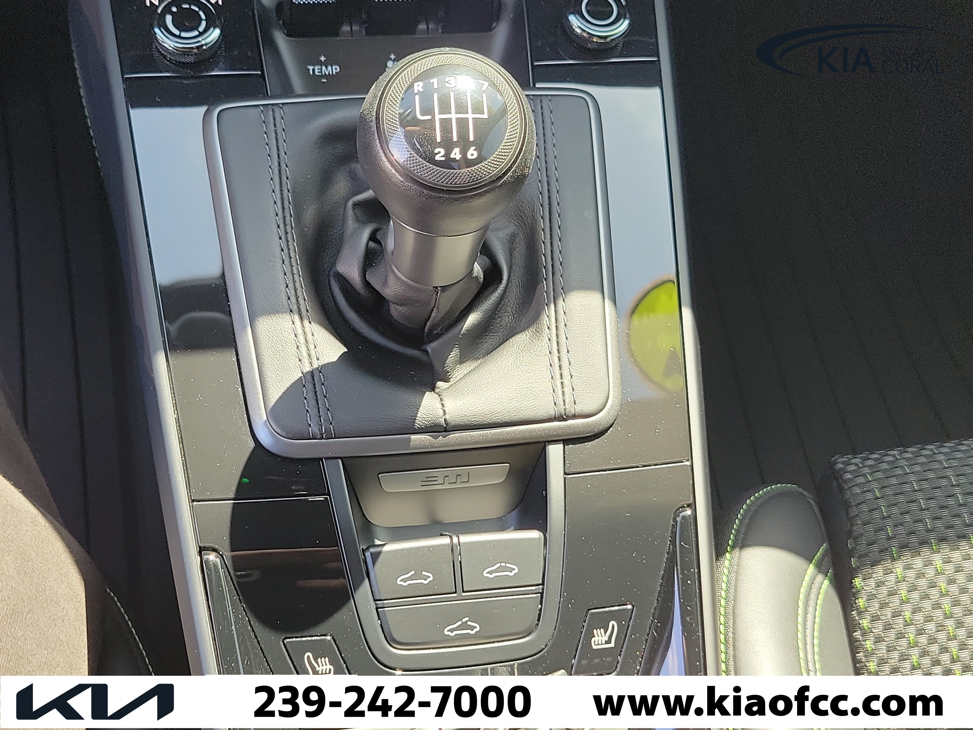 Used 2024 Porsche 911 Carrera RWD image 25