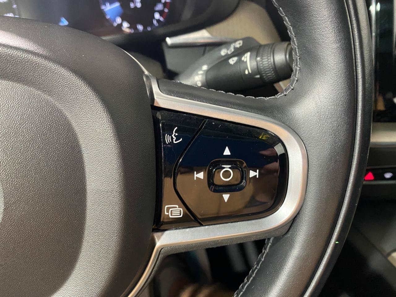 Used 2021 Volvo XC60 T5 Inscription AWD/4WD image 20