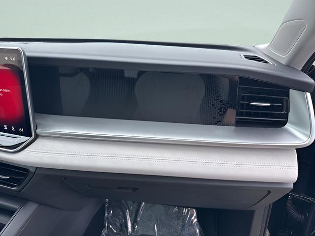 New 2025 Volkswagen Tiguan SE image 23