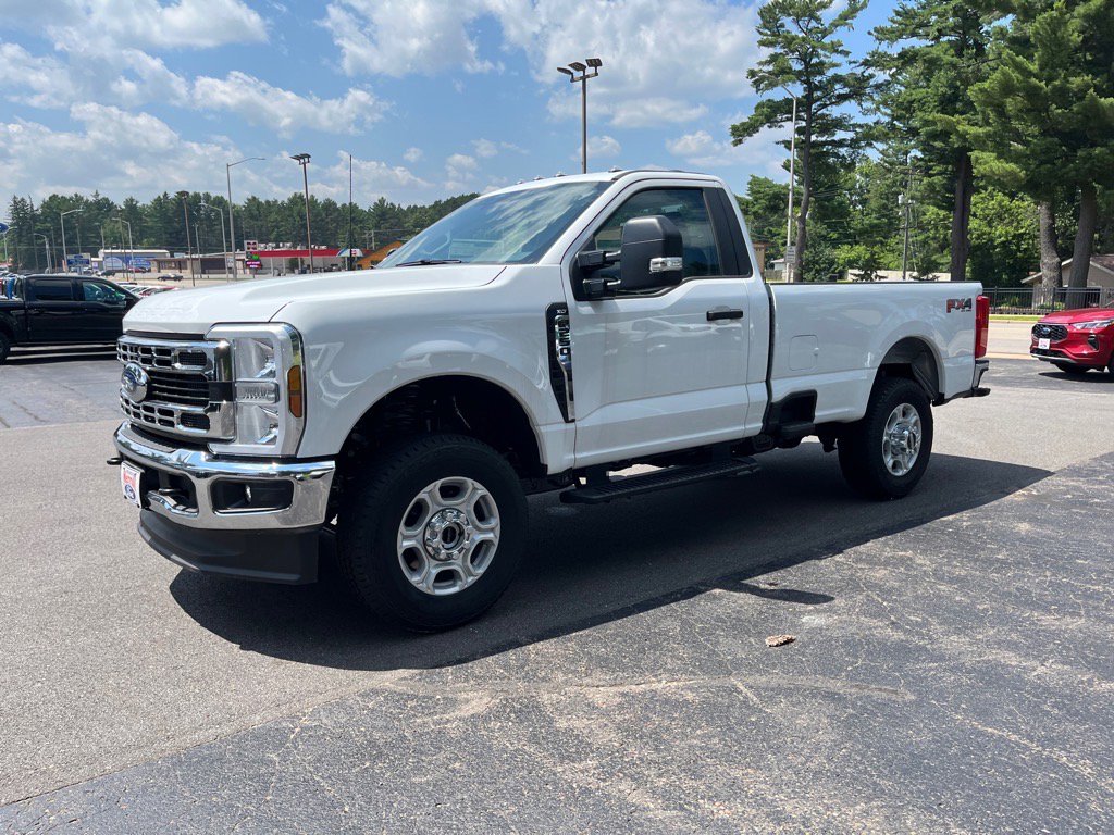 New 2025 Ford F250 XLT w/ FX4 Off-Road Package image 3