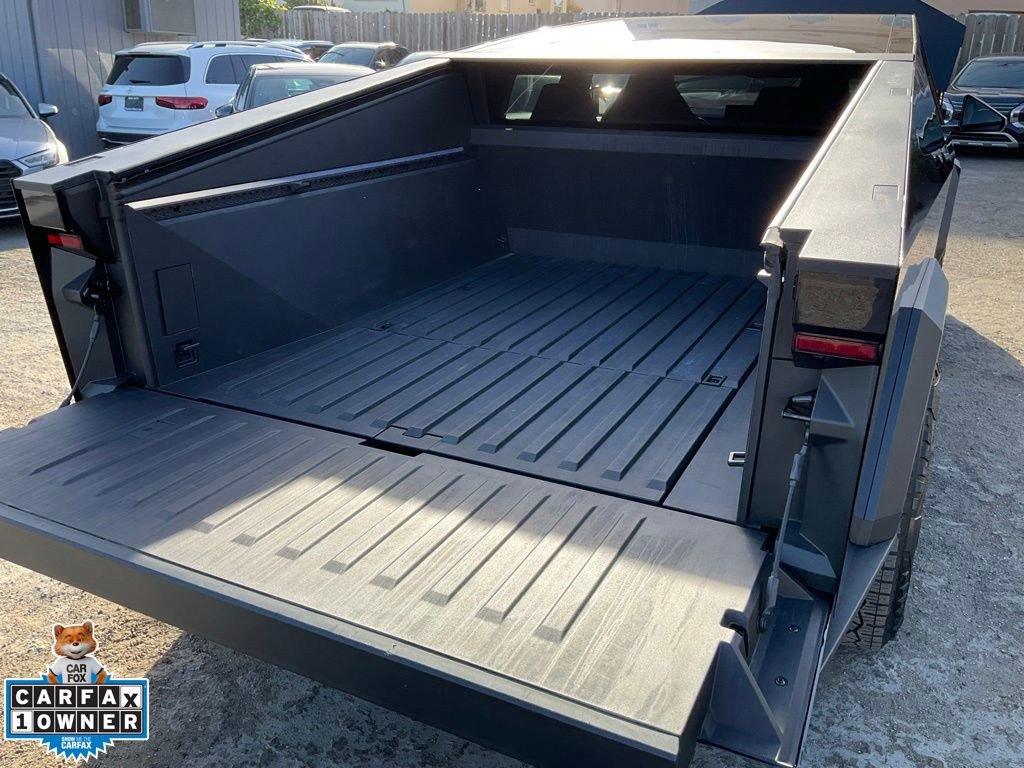 Used 2024 Tesla Cybertruck AWD Crew Cab image 9