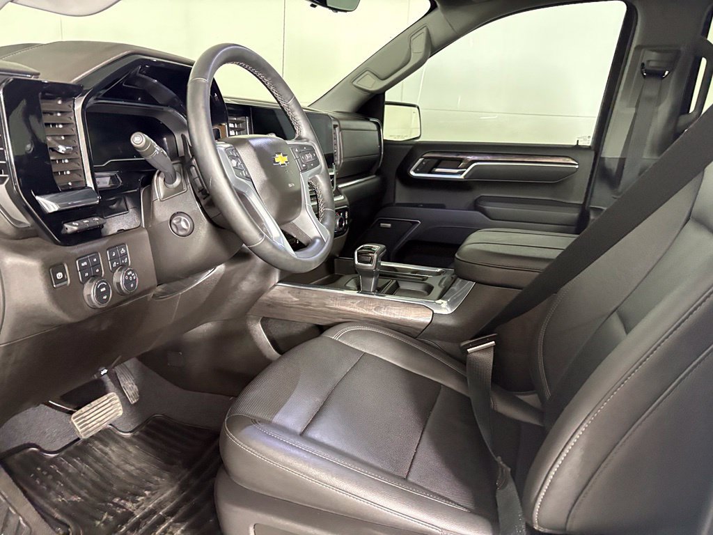 Certified 2025 Chevrolet Silverado 1500 LTZ w/ LTZ Premium Package AWD/4WD image 27