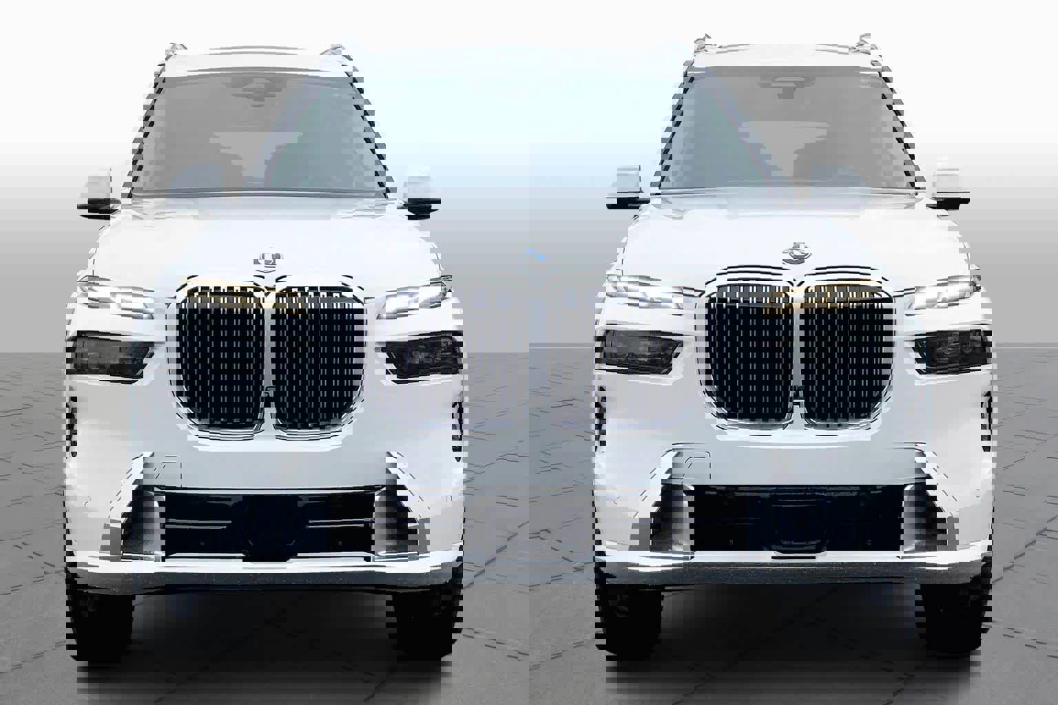 Certified 2025 BMW X7 xDrive40i w/ Premium Package image 3