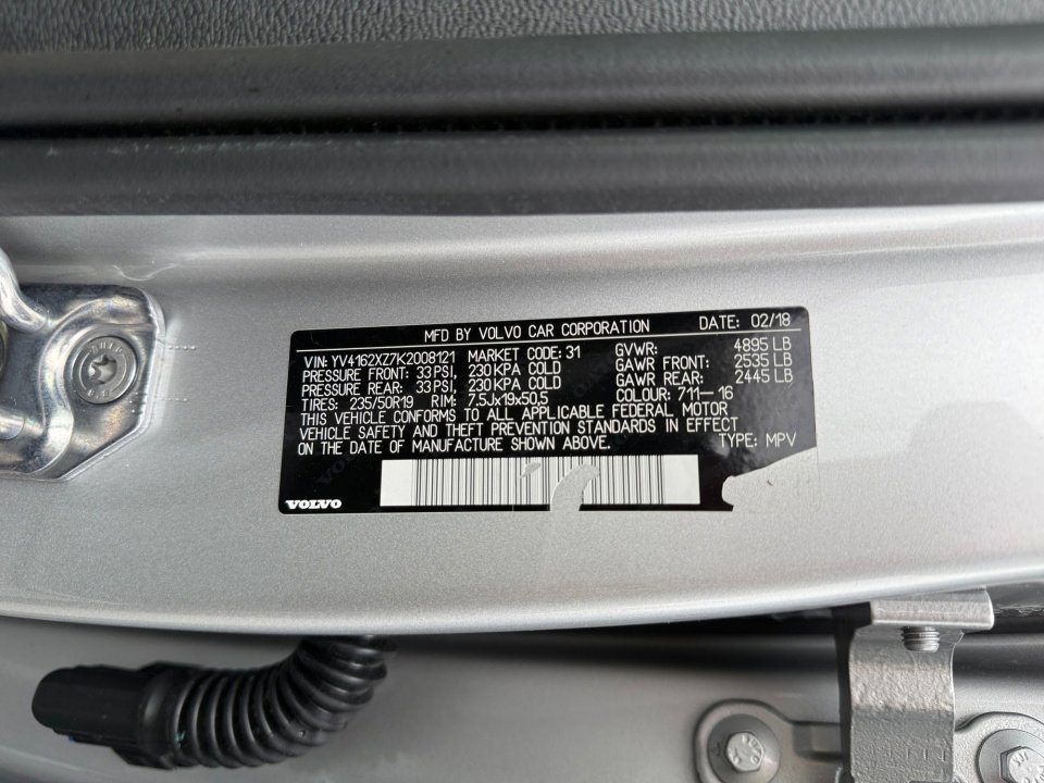 Used 2019 Volvo XC40 T5 Momentum image 35