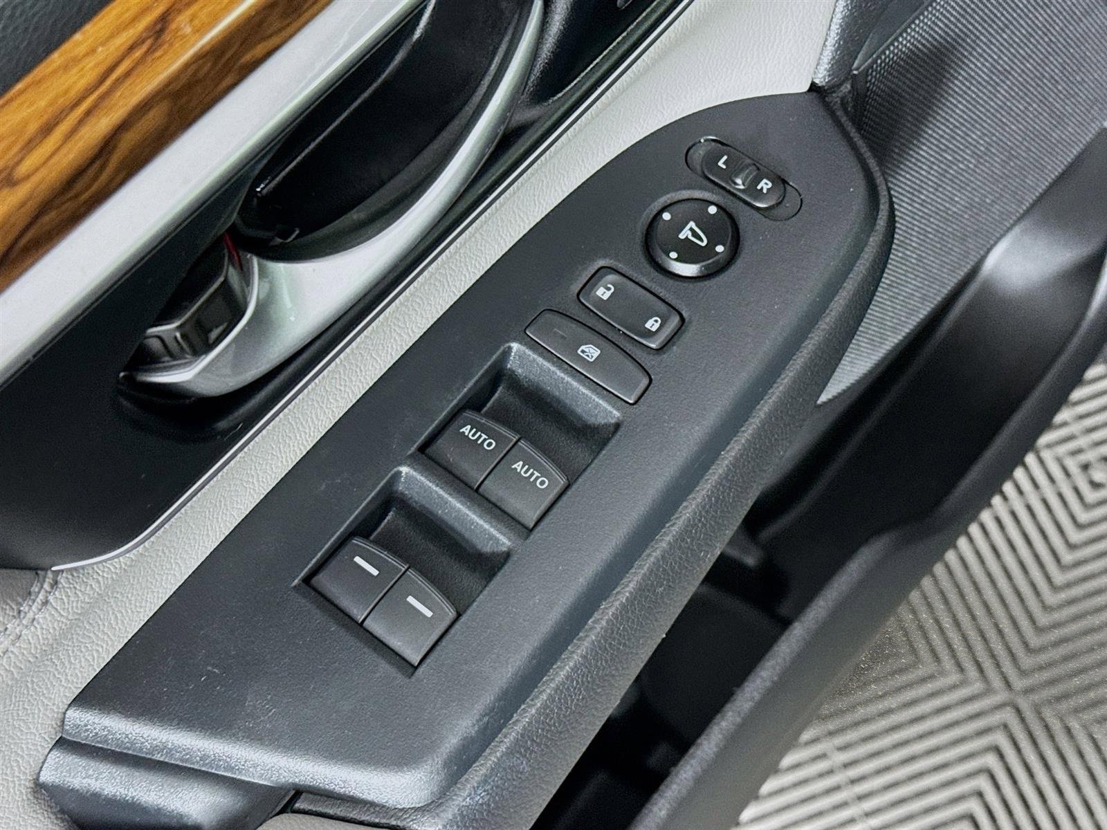 Used 2020 Honda CR-V EX-L image 20