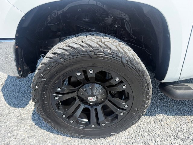 Used 2017 Toyota Tundra SR5 w/ Exterior Package AWD/4WD image 13