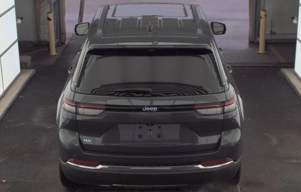 Used 2023 Jeep Grand Cherokee 4WD 4xe w/ Luxury Tech Group II image 5