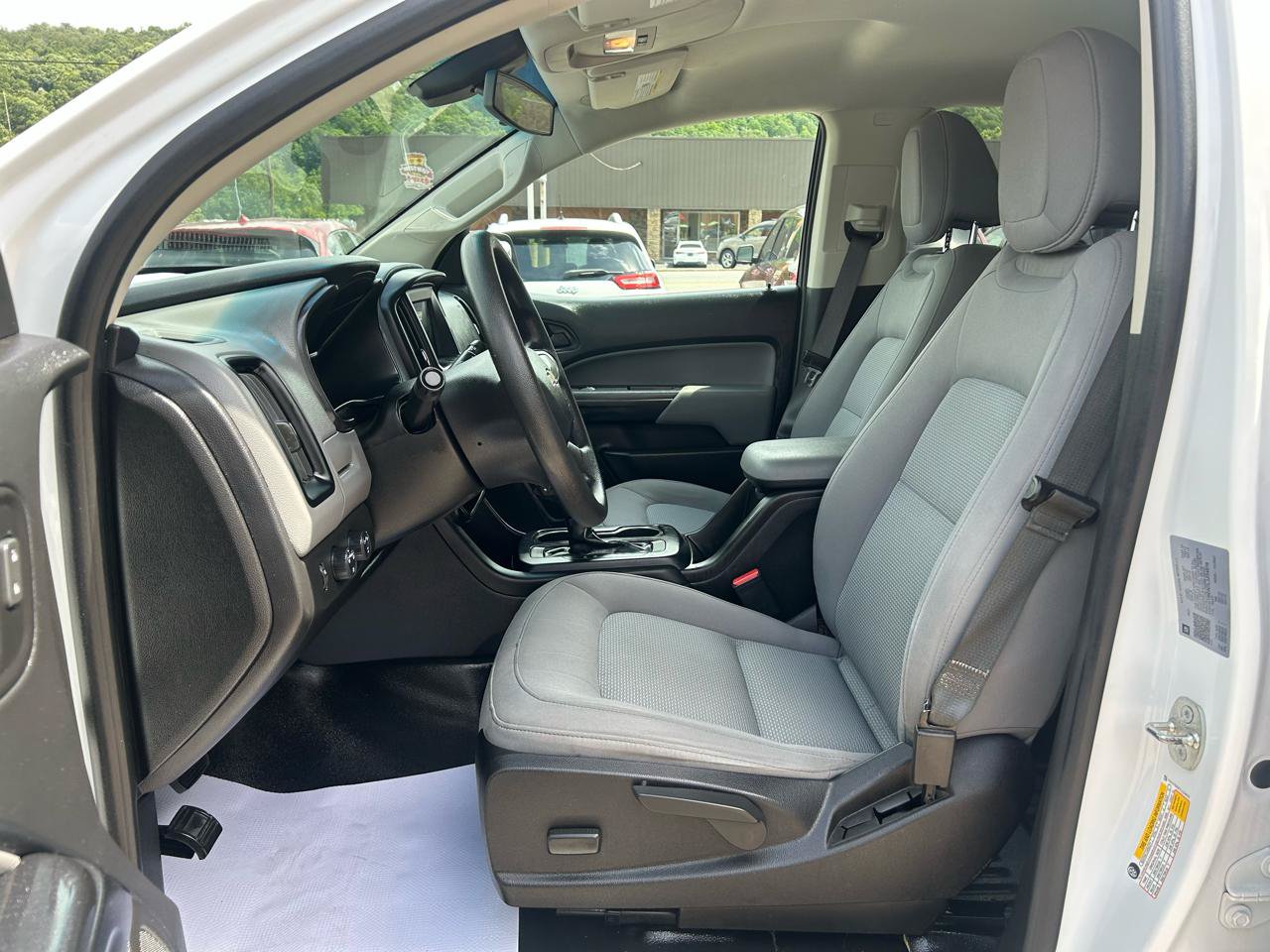 Used 2020 Chevrolet Colorado W/T w/ WT Convenience Package AWD/4WD image 15