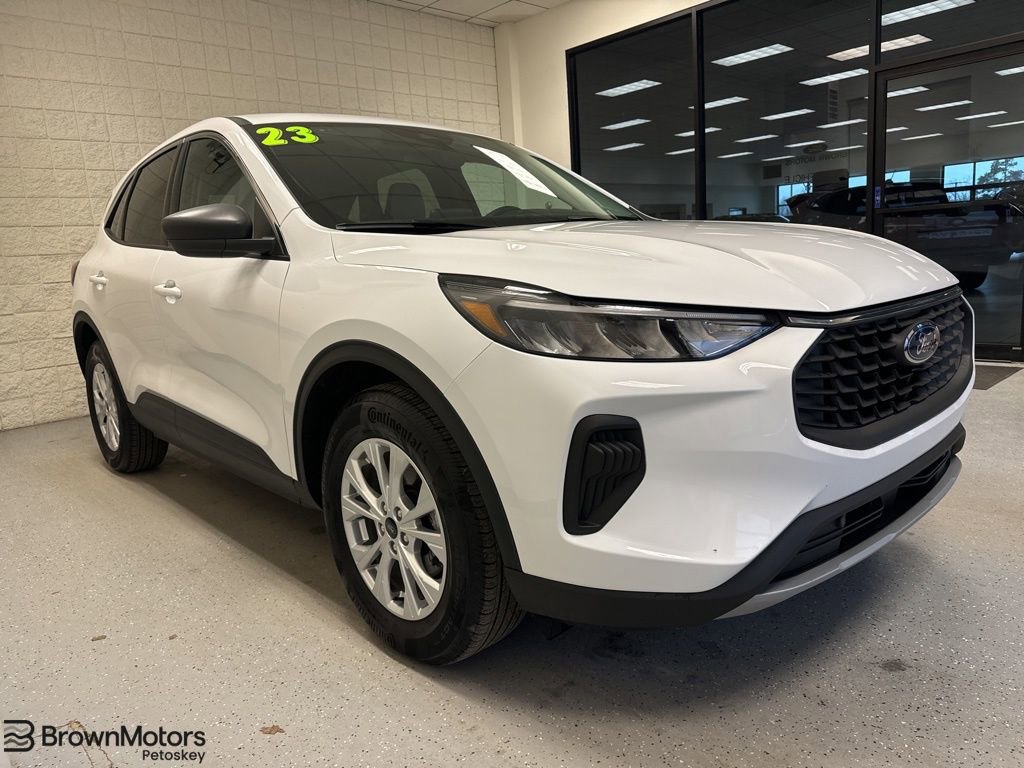 Used 2023 Ford Escape Active AWD/4WD image 1