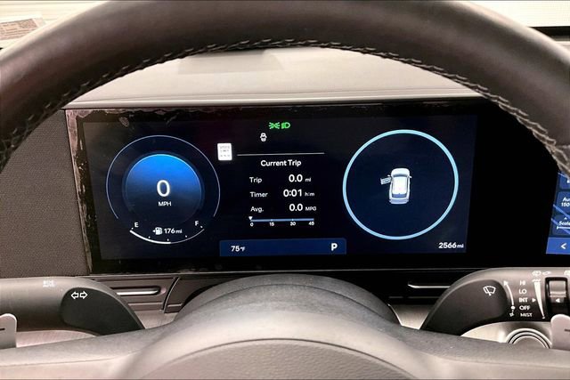 Used 2025 Hyundai Kona Limited FWD image 29