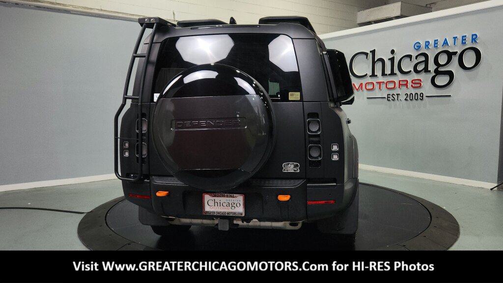 Used 2023 Land Rover Defender 130 SE AWD/4WD image 11