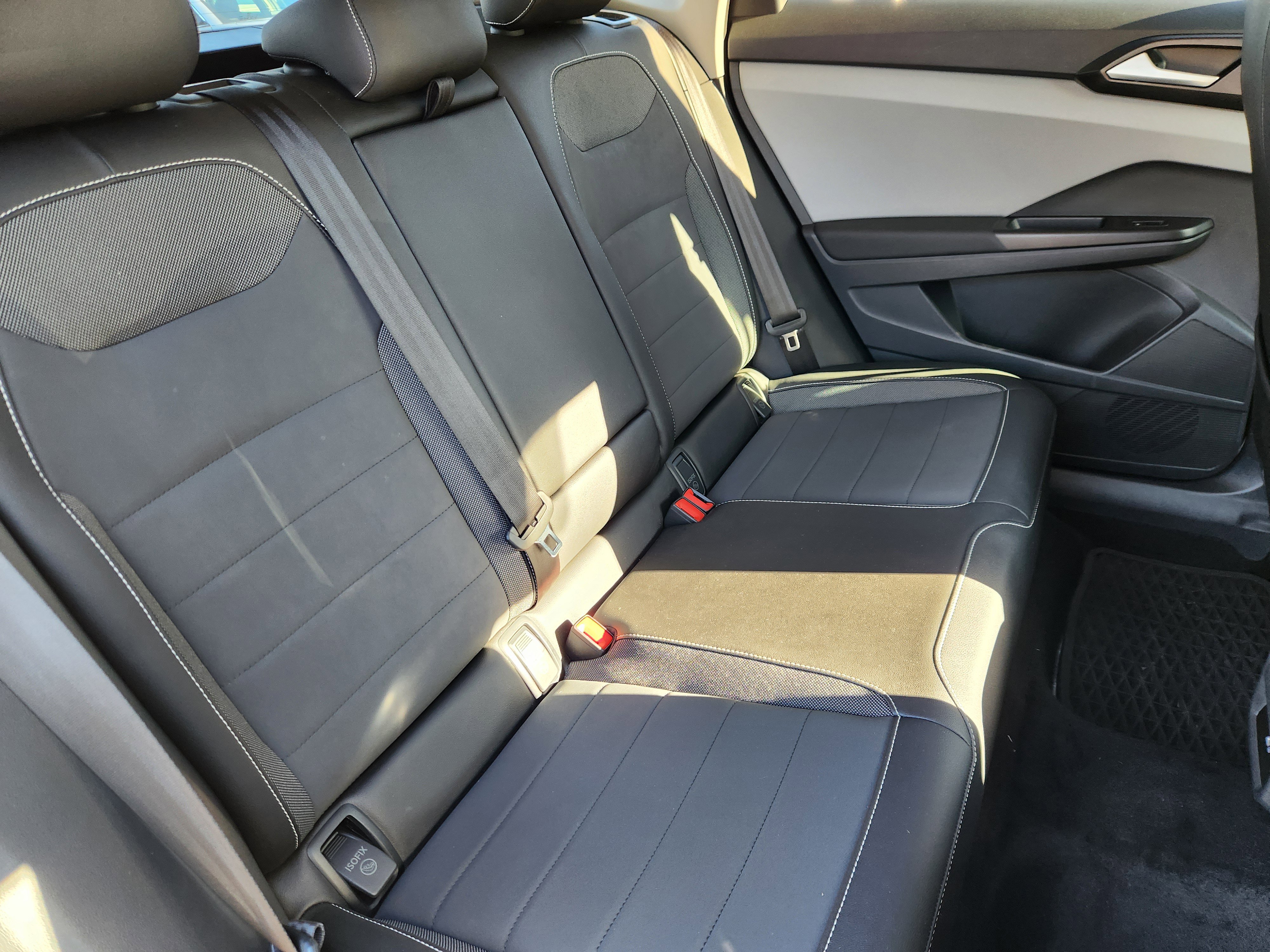 Certified 2023 Volkswagen Taos SE image 15