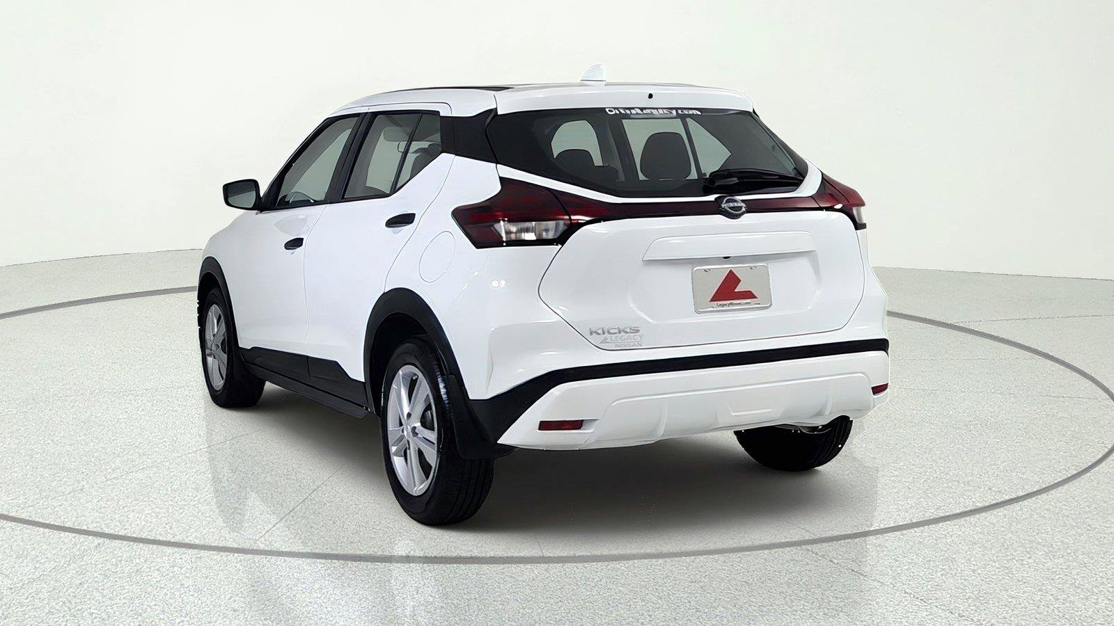 Used 2025 Nissan Kicks Play S FWD image 5